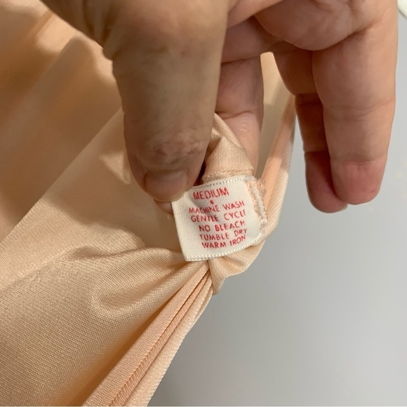 VTG‎ Lorraine light peach sleeveless long nightgown lace neckline. Size M - Picture 7 of 7